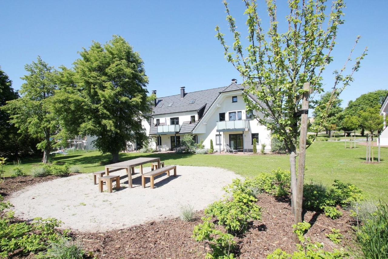 Strandnahe Fewo Rex Rugia: Balkon & Ahoi Erlebnisbad Lobbe Exterior photo