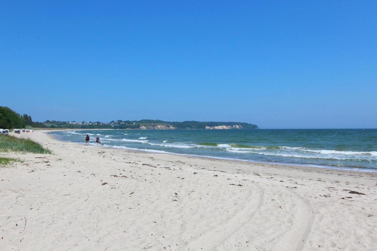 Strandnahe Fewo Rex Rugia: Balkon & Ahoi Erlebnisbad Lobbe Exterior photo